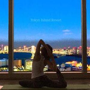 日々のストレスを解放! 東京湾の絶景夜景を眺めながらの贅沢なヨガ