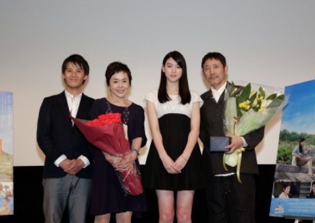 映画「旅立ちの島唄　十五の春」東京プレミア試写会／15歳で島を出なければならない子どもたち