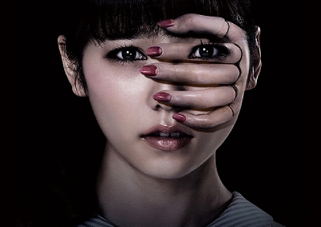 映画「劇場霊」／中田秀夫監督が放つホラー劇　呪われた人形が悲劇を招いていく