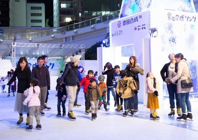 転んでもぬれない！オアシス21に氷じゃないスケートリンクオープン