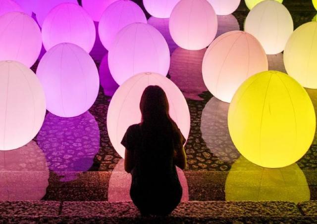 由緒正しい栗林公園とチームラボの最先端技術がコラボ