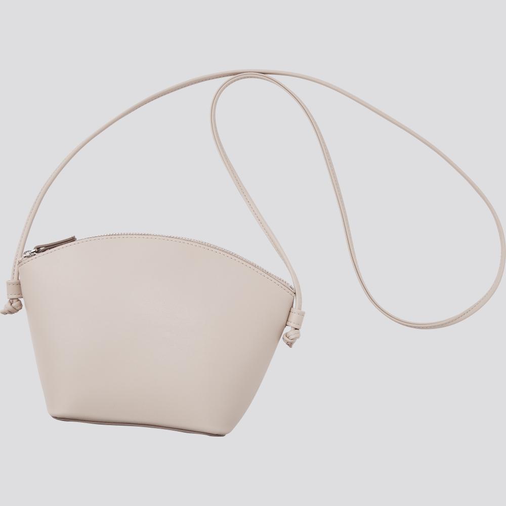 小さくても収納力は抜群 ユニクロで注目の新作高見え バッグ 3つ 東京バーゲンマニア