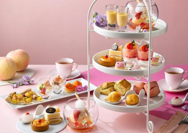 旬の桃を贅沢に使用したスイーツを絶景のロケーションで堪能しよう
