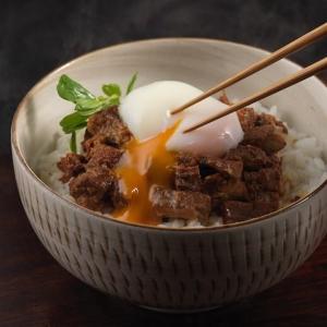 岩崎本舗の「角煮まぶし」が