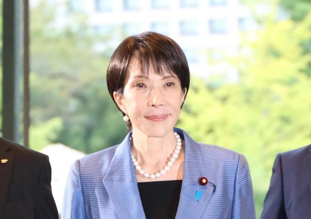 高市早苗首相のお仕事バッグ、皇室にも愛される日本の老舗ブランドだと話題に。