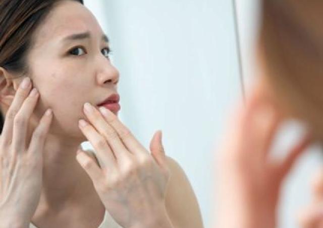 最近たるみ毛穴が気になる...。スキンケアでできることを美容のプロに聞いてみた。