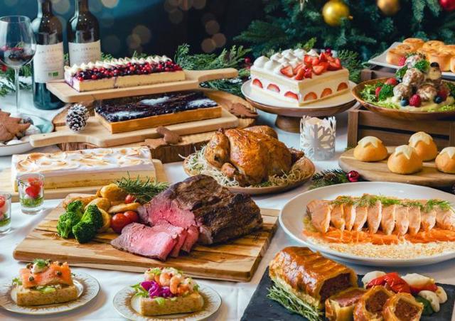 クリスマスらしい華やかなメニューが揃う
