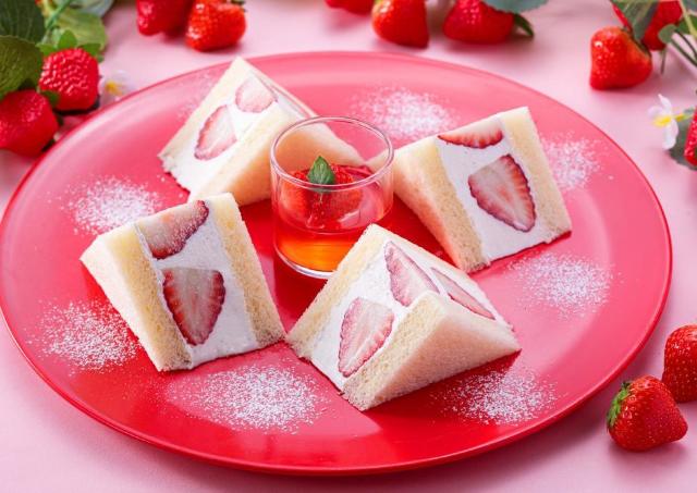 毎年好評のストロベリーサンドウィッチ、今年も登場！