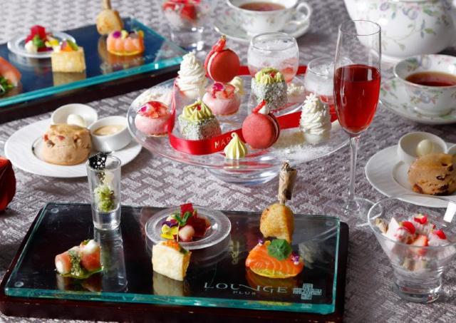 クリスマスらしい煌めくデセールが揃う