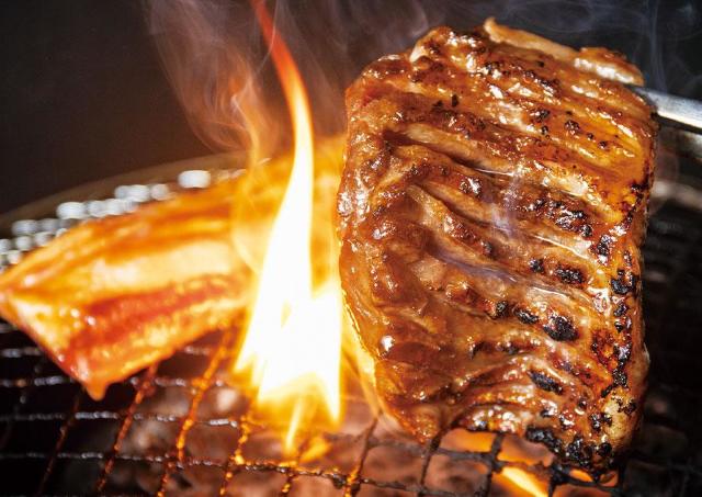 【じゅうじゅうカルビ】カルビが407円に！人気商品が26％オフで楽しめる「新春セール」開催中《23日まで》