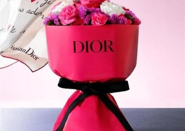 ディオールのノベルティ「フワラーブーケ」が超豪華！ホワイトデー前に届くよ♡
