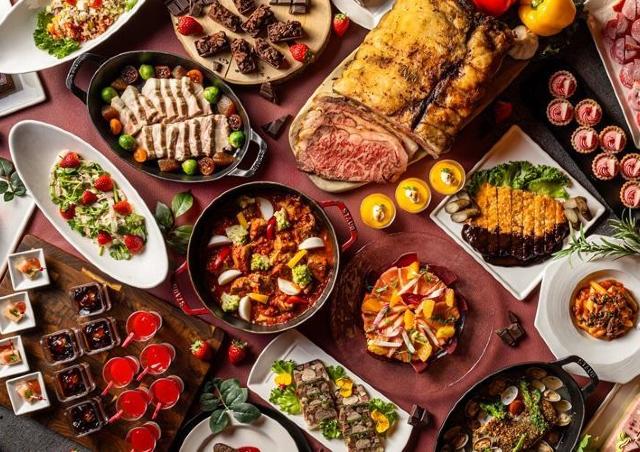 ランチもディナーもショコラとストロベリーの組み合わせで特別なひと時