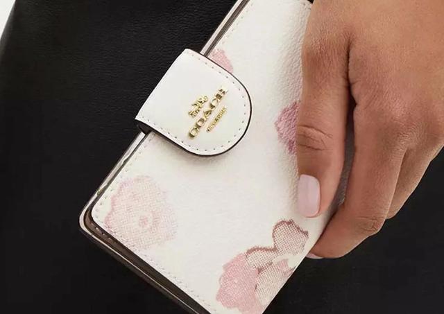 3月5日は「一粒万倍日」「天赦日」「寅の日」「大安」が重なる最強開運日！60％オフで買えるコーチの財布3選