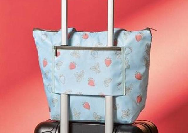 【カルディ】「可愛いので思わずゲット」2026年の『いちごバッグ』は実用性も抜群。