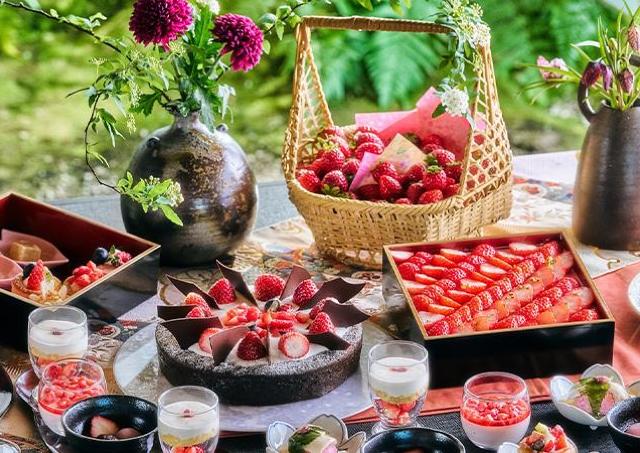 和といちごの融合を楽しめる日本料理店のデザートビュッフェ