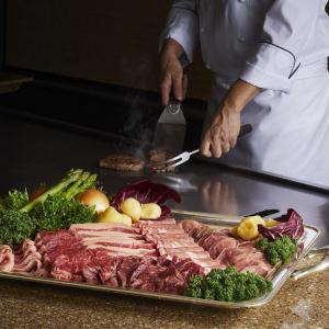鉄板焼ステーキにフォアグラも無限食べ放題。ロイヤルパークホテルのGW限定ランチブッフェがお得すぎる...。