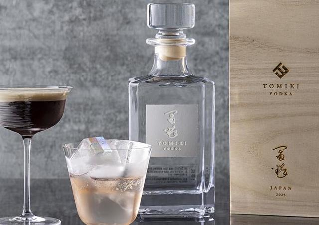 日本産のウォッカを使用した華やかなオリジナルカクテル2種