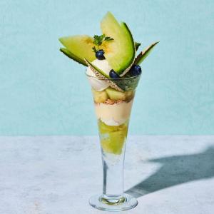 【フタバフルーツパーラー】旬のメロンを日替わりで贅沢に使用したスイーツは初夏だけのお楽しみ♡新宿＆川崎の2店舗限定