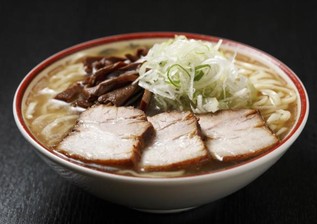 【田中そば店】麺大盛＆トッピング1品が無料！公式SNSフォローでお得な特典をゲット《5月31日まで》